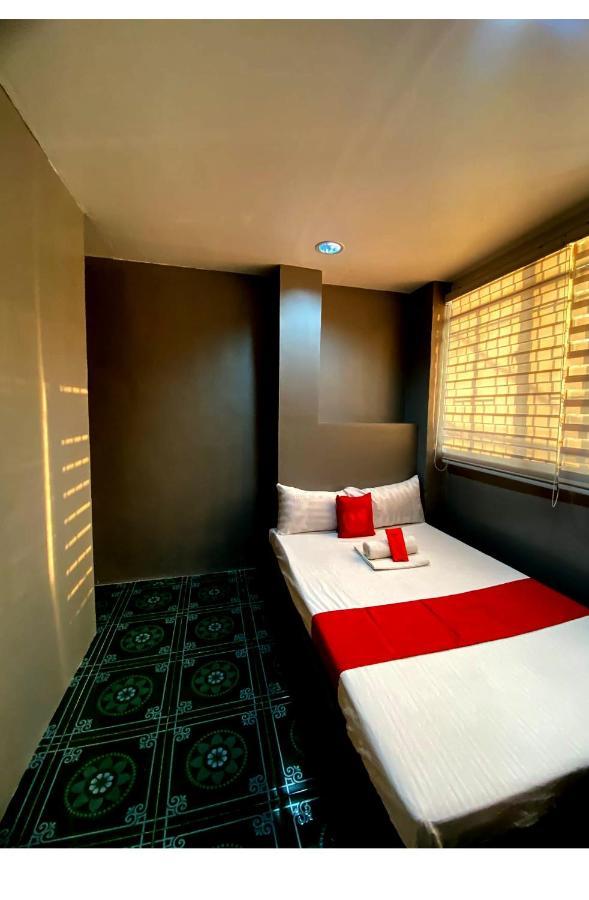 Oyo 104 Manila Venetian Hotel Kültér fotó